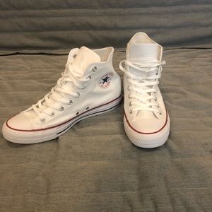 👟NWOT Men’s Converse High Tops❤️